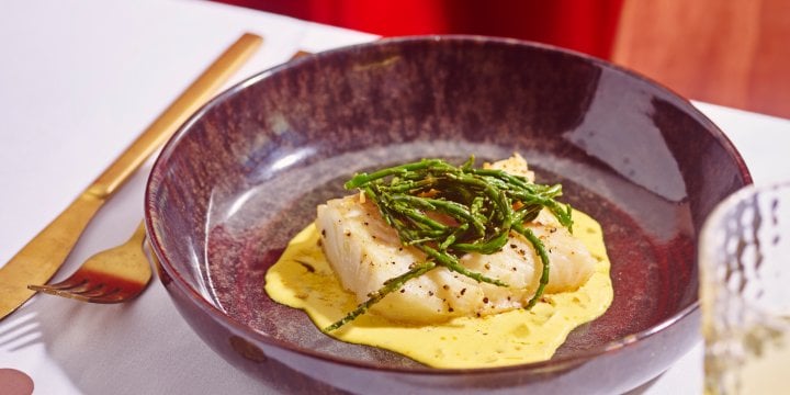 Kabeljauwfilet met saffraansaus en zeekraal